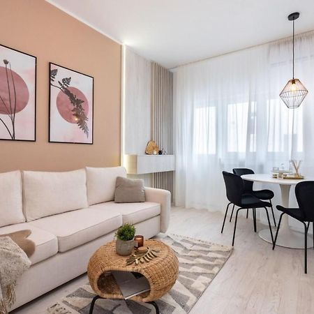 Victoria Charm Apartment Bucureşti Exterior foto
